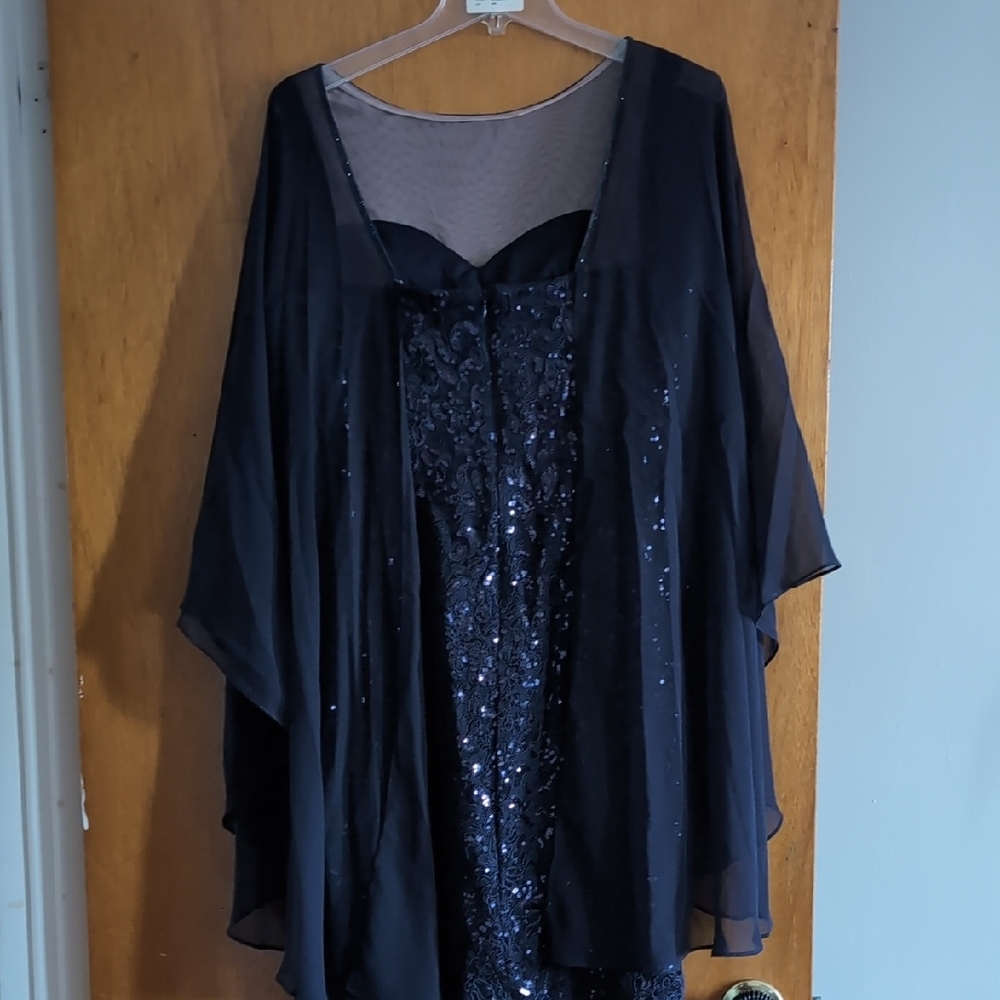 Laura - Picture 6 of 10